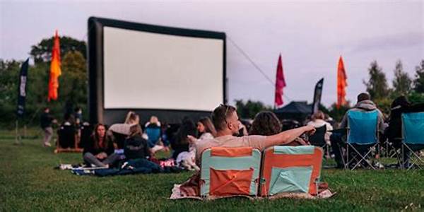 Sensasi Baru! Jakarta Timur Punya Bioskop Outdoor Paling Romantis