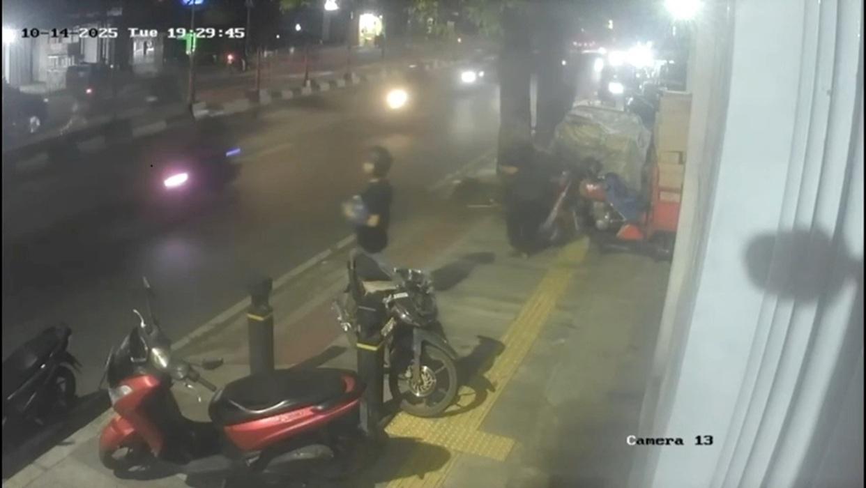 Pedagang Sembako di Kramat Jati Kena Tipu, Uang Rp 106 Juta Raib Dibawa Kabur!